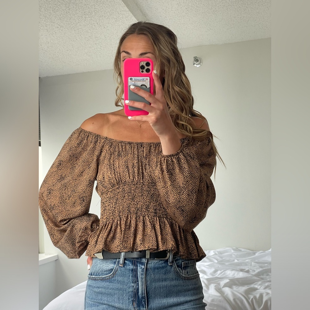 Cheetah long sleeve sincerely Jules sinched waist top
